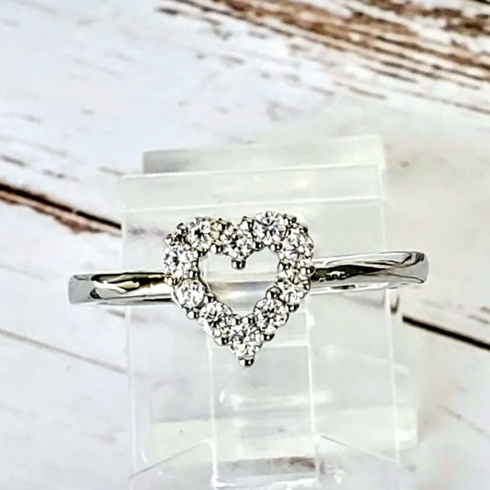 Sweetheart Ring - Picture 1 of 3